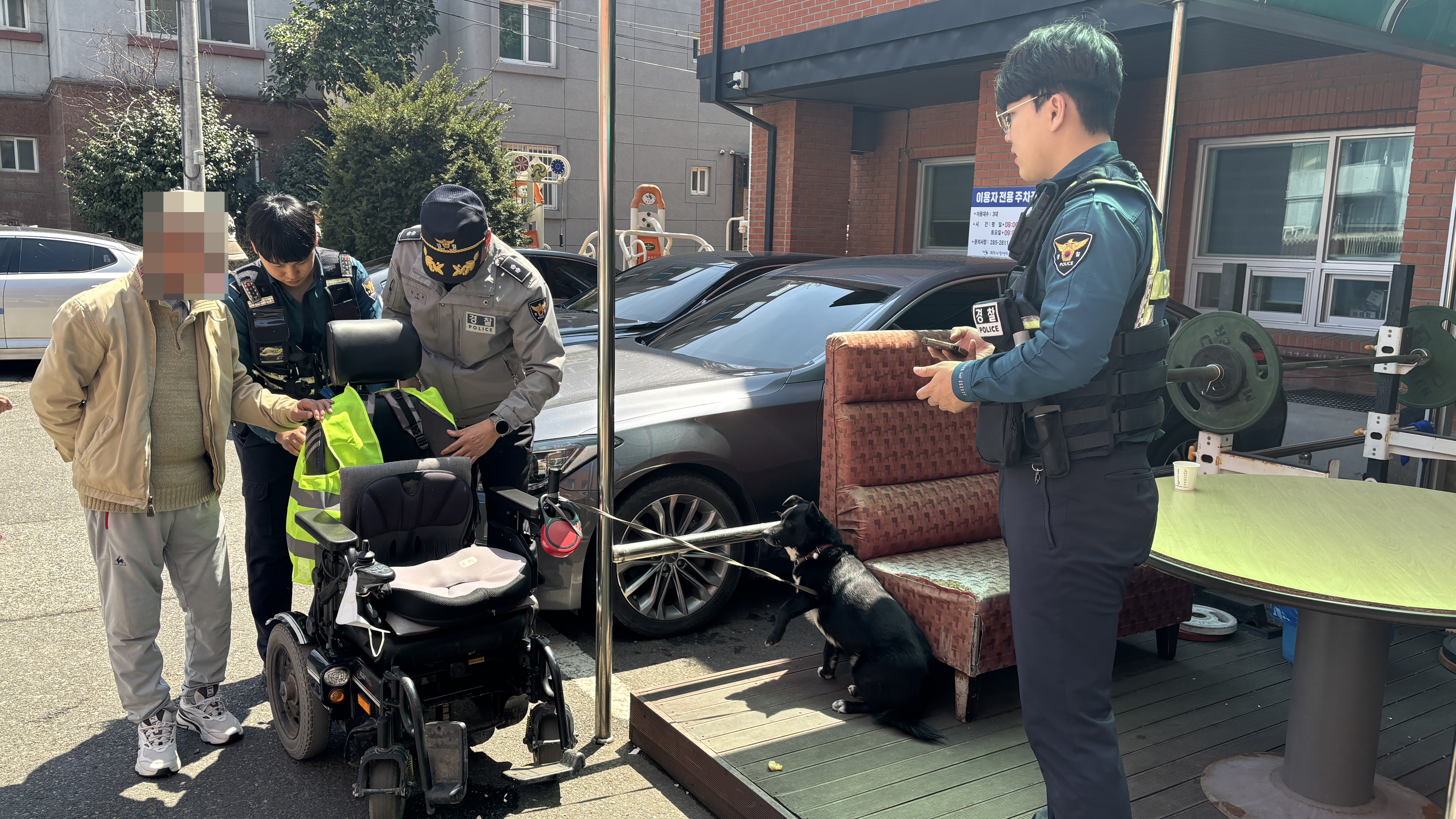 『전달식』 목포이로파출소 형광안전조끼 전달 4.jpg