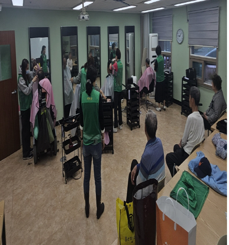 『자원봉사』 4월 병아리봉사단, 하당동새마을부녀회, 청담헤어와 함께하는 이미용 서비스! (4).png