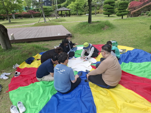 『주간보호』 지역사회적응활동 숲체험 프로그램 사진1.jpg