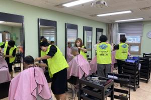 『자원봉사』 10월 병아리봉사단, 청담헤어, 하당동새마을부녀회와  함께하는 이미용 서비스!