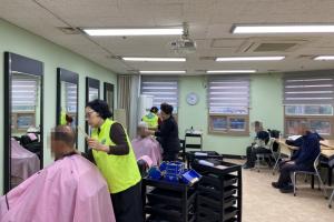 『자원봉사』 11월 병아리봉사단, 청담헤어, 하당동새마을부녀회와  함께하는 이미용 서비스!